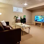 Saskatoon Lashyn Cove Homestay