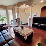 Saskatoon Lashyn Cove Homestay