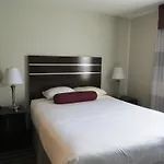 Super 8 By Wyndham Saskatoon Near Downtown