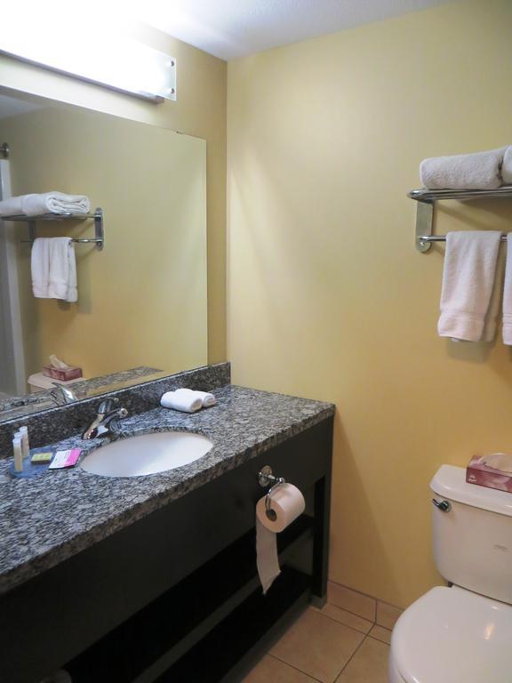 Hotel Super 8 By Wyndham Near Downtown 3*