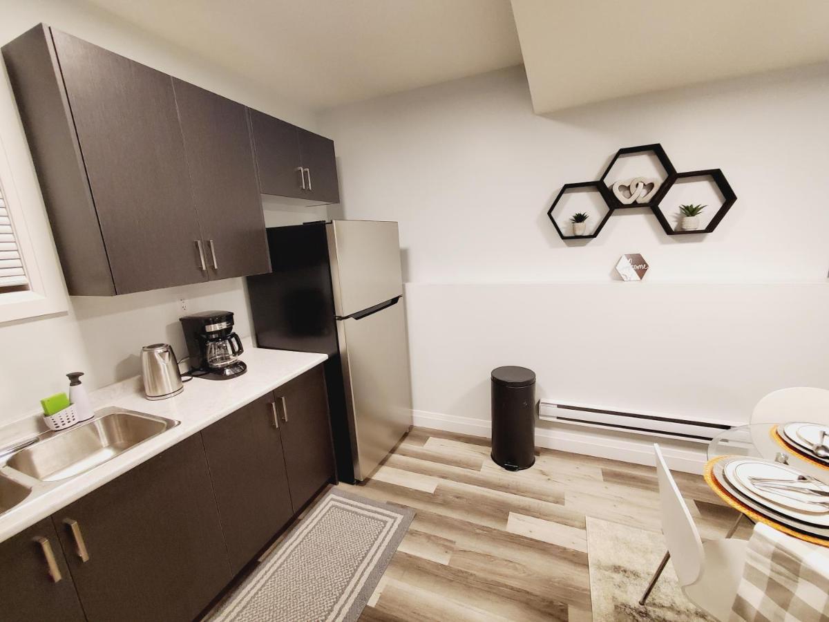2 Bedroom Modern Apartment. Away From Home!