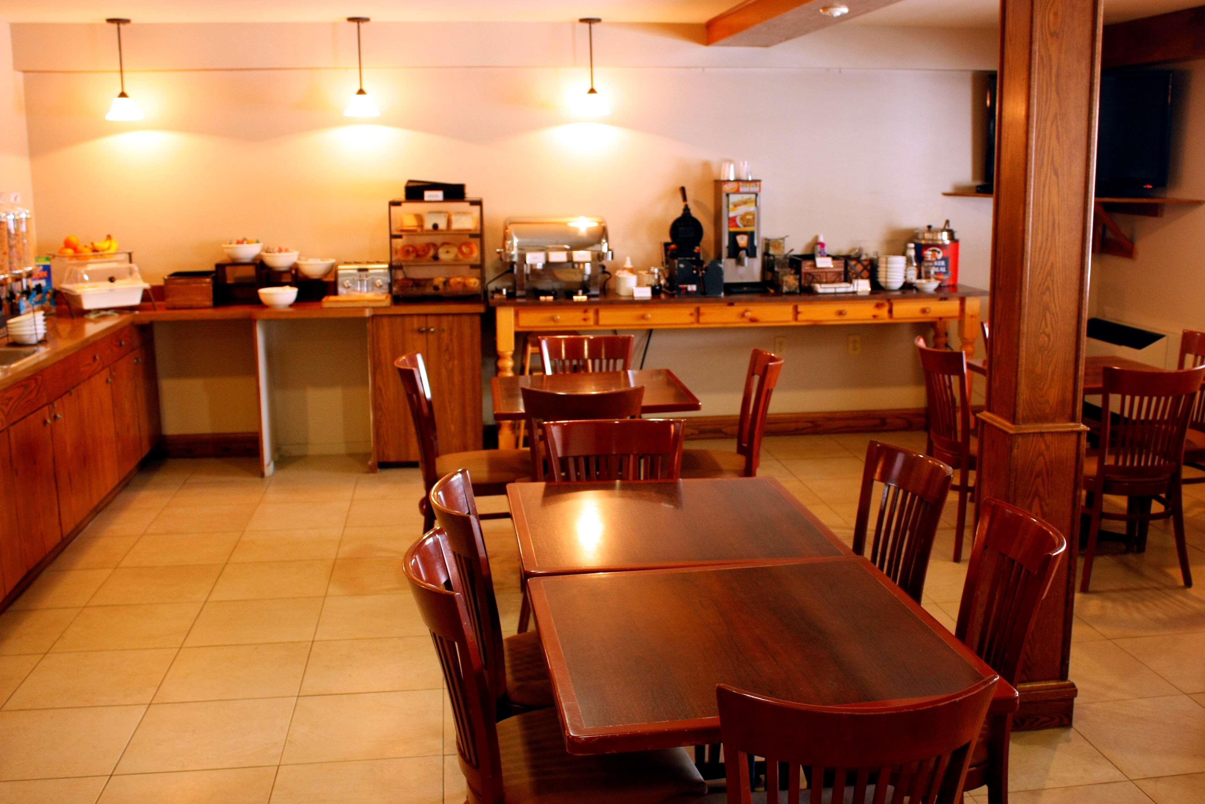 Hotel Country & By Radisson, Saskatoon, Sk