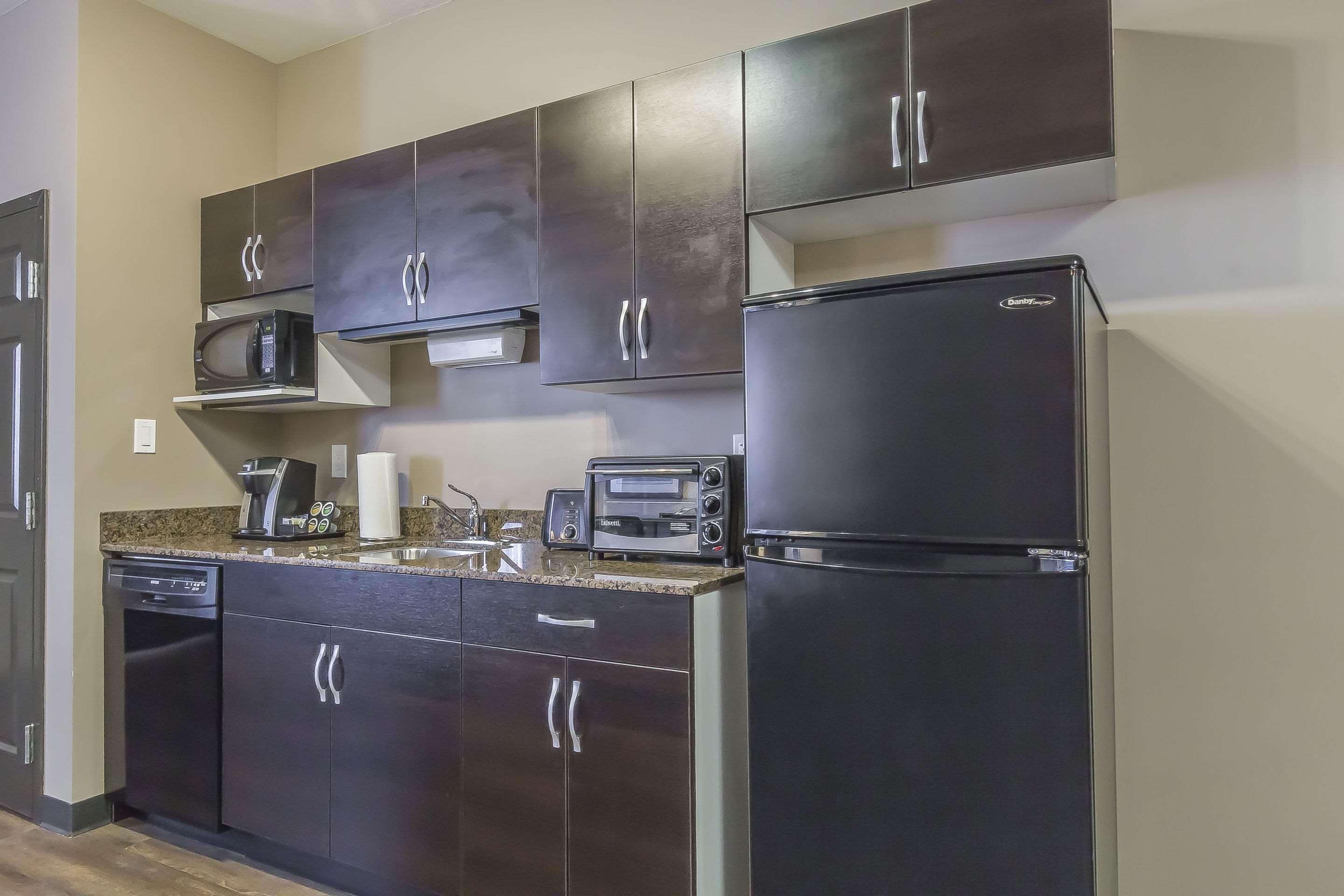 Hotel Quality And Saskatoon