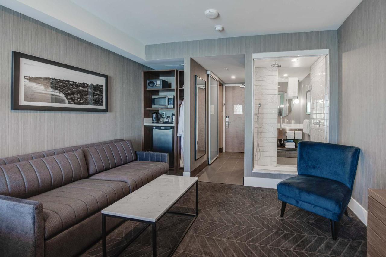 Hotel Sandman Signature South