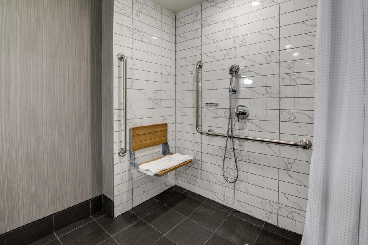 Hotel Sandman Signature South