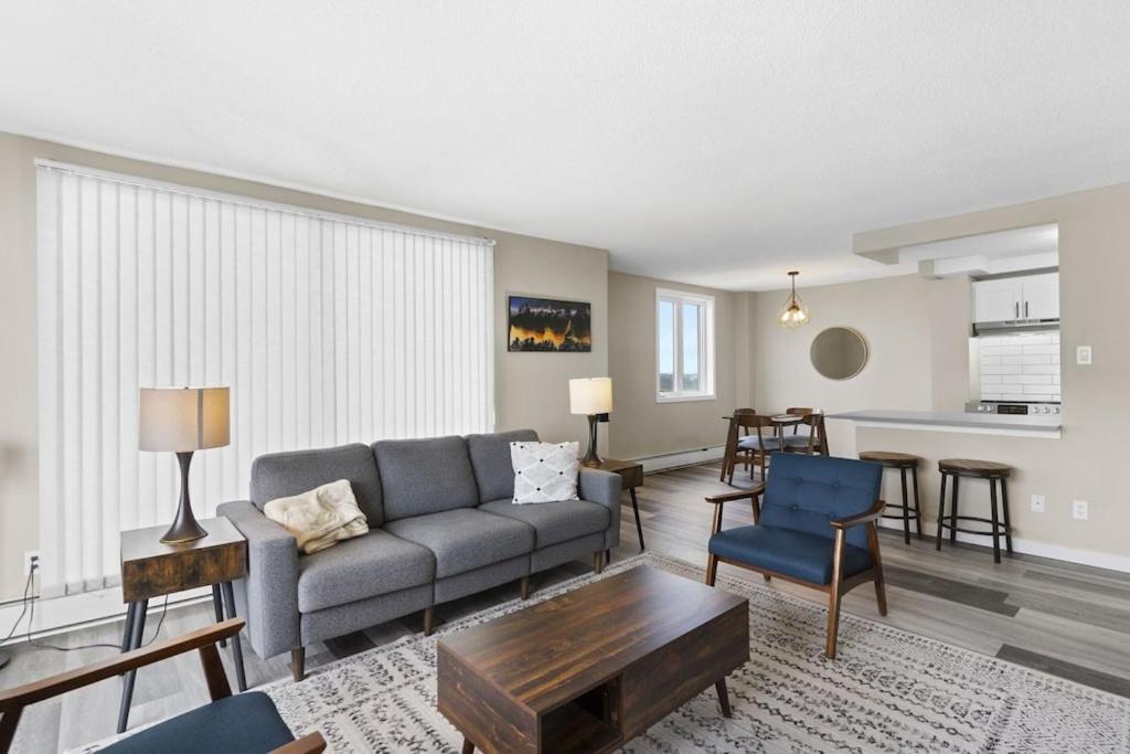 Apartment Newly Renovated 2 Bedroom Downtown Saskatoon