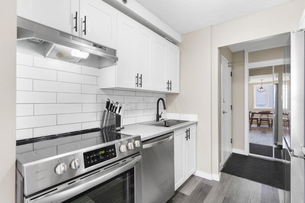 Newly Renovated 2 Bedroom Downtown *