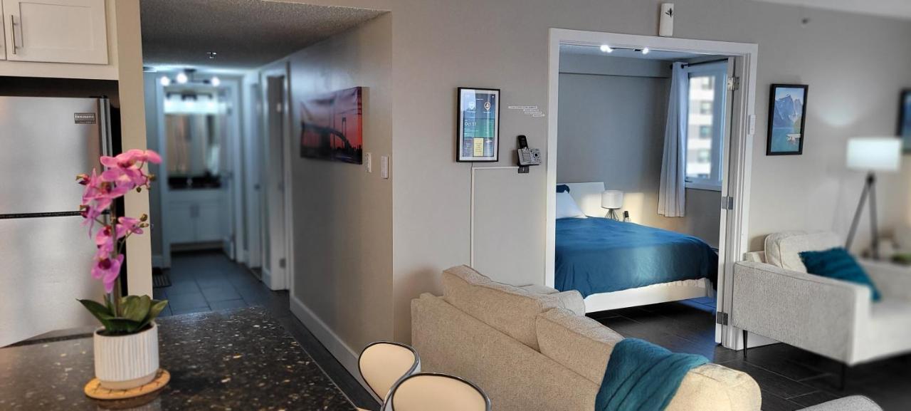 Smart Stylish Downtown Condo- 2 Bedrooms Apartment