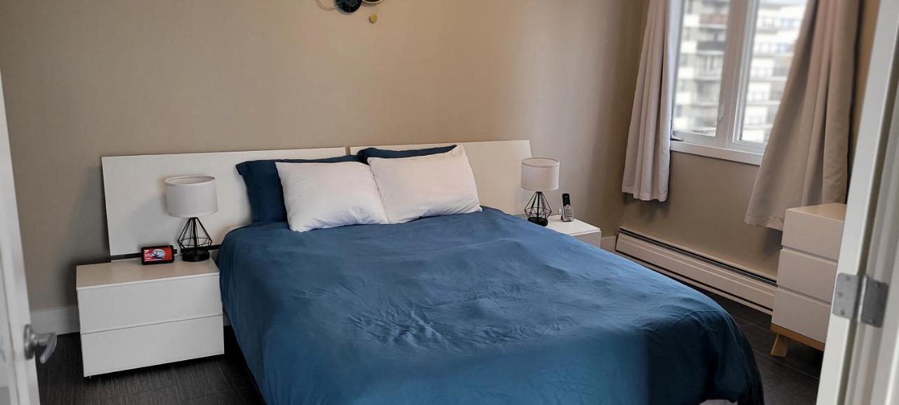 Smart Stylish Downtown Condo- 2 Bedrooms Apartment *