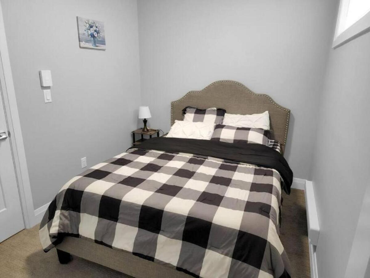 Apartment Cozy, Comfortable, Convenient - Your Ideal 2br *