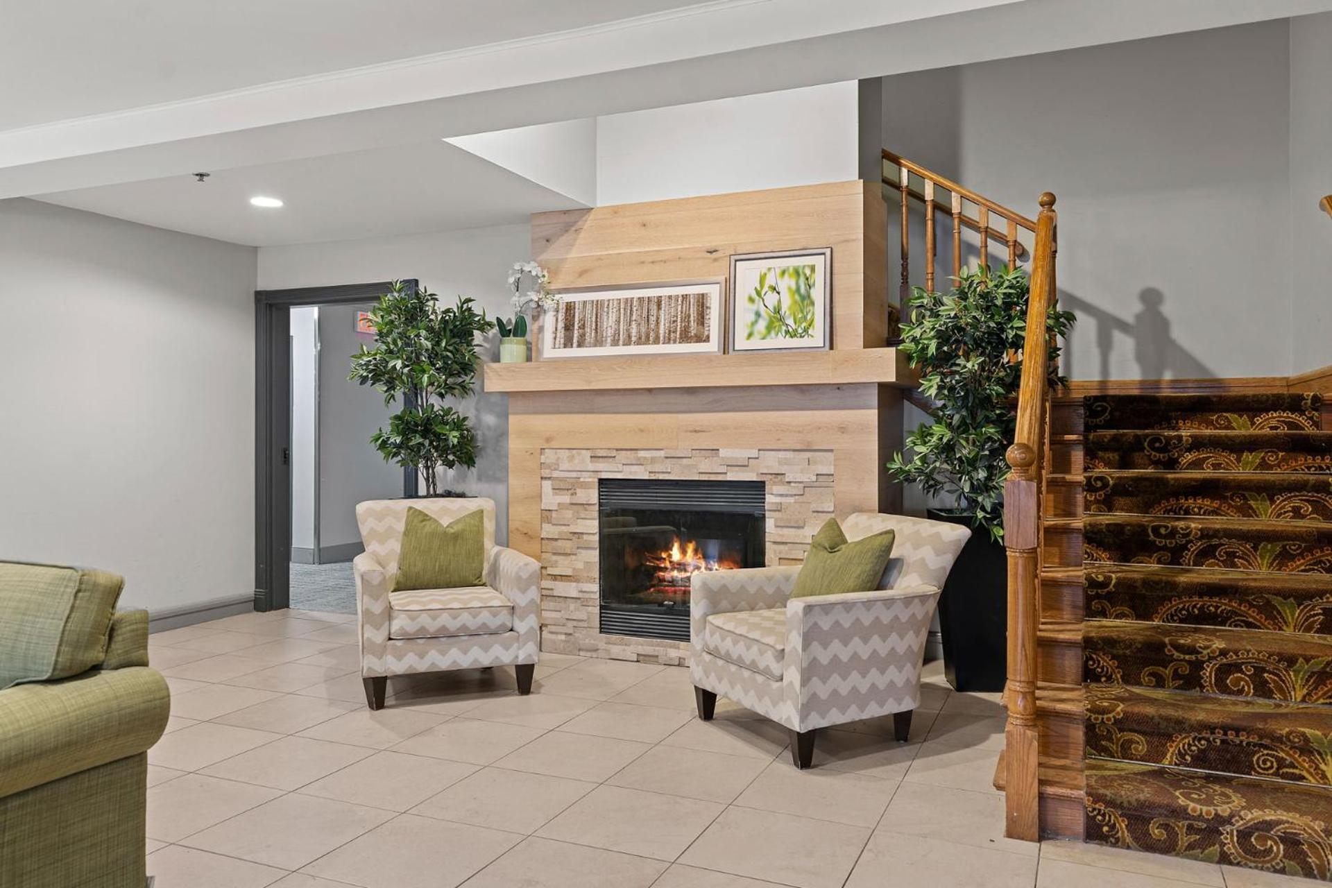 Hotel Country & By Radisson, Saskatoon, Sk 3*