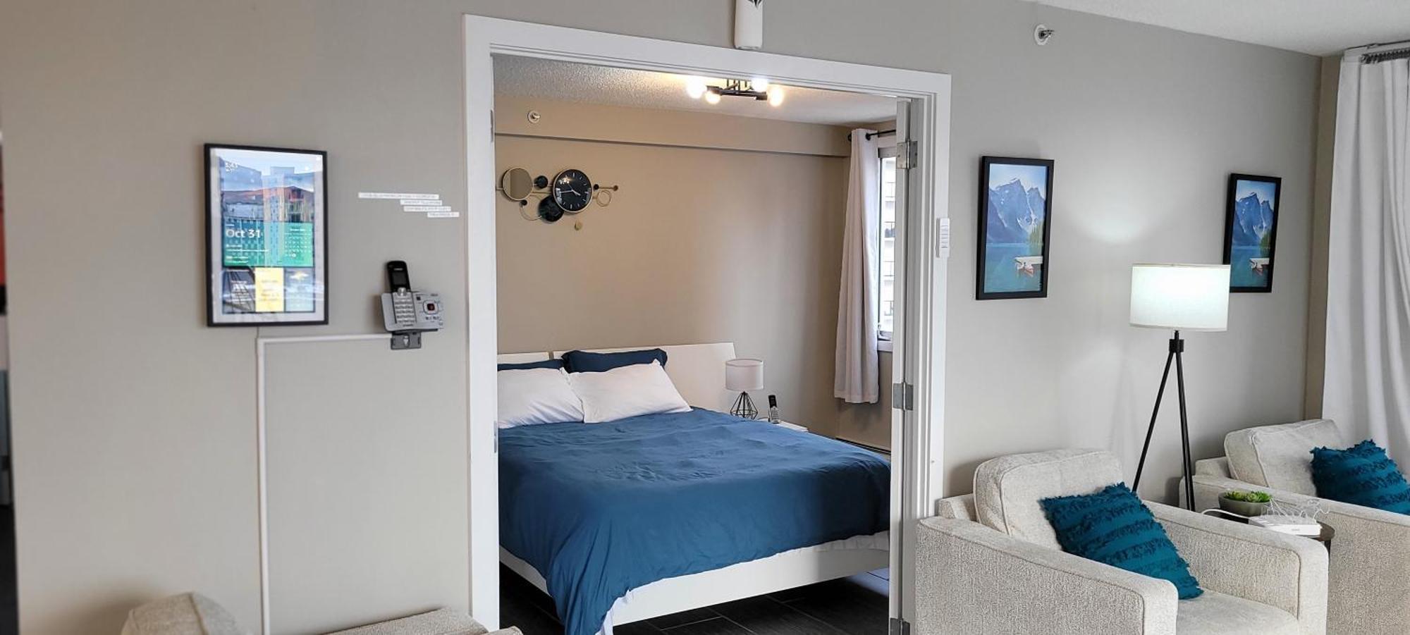 Apartment Smart Stylish Downtown Condo- 2 Bedrooms *