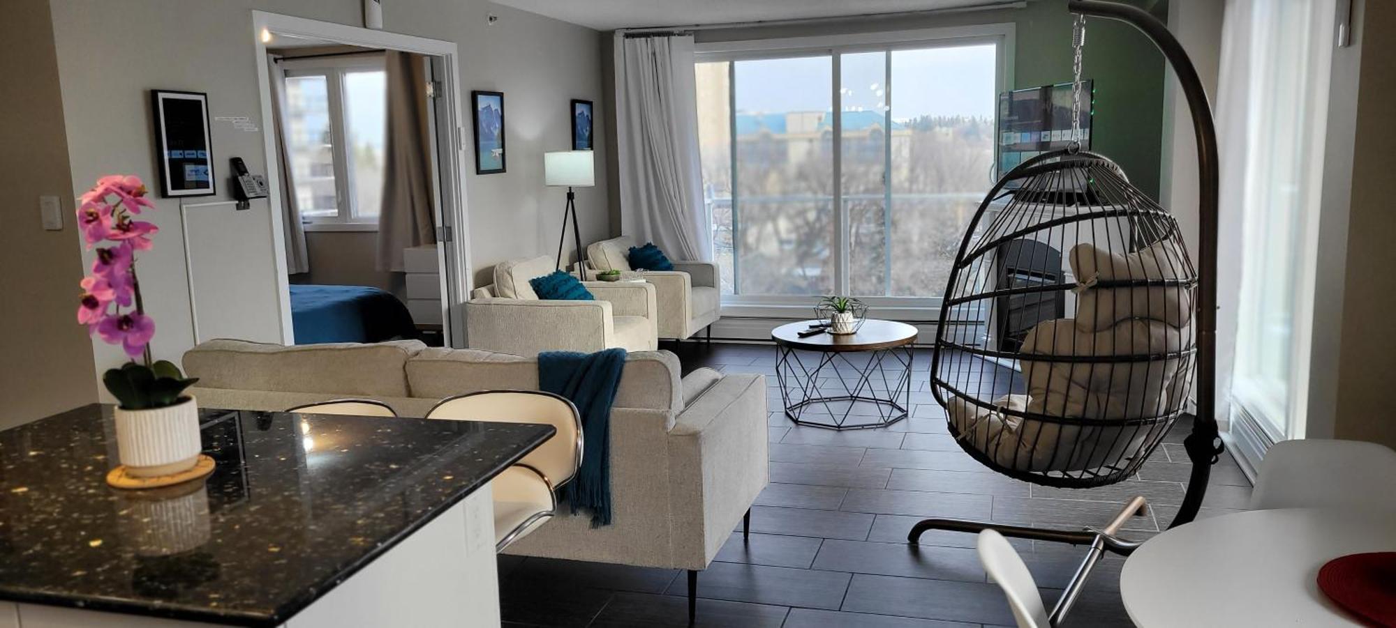 Apartment Smart Stylish Downtown Condo- 2 Bedrooms