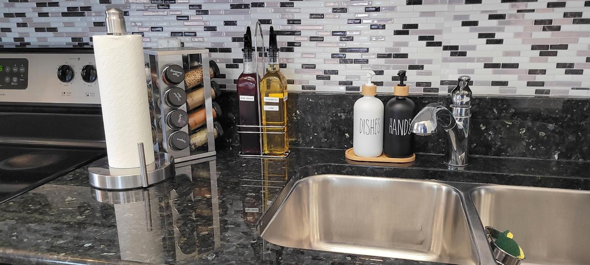 Smart Stylish Downtown Condo- 2 Bedrooms Apartment