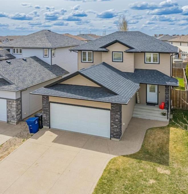Spacious 4br-4ba House For Large Families & Group In Stonebridge Holiday home