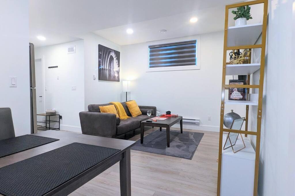 Cozy 1-bedroom Basement In Rosewood *