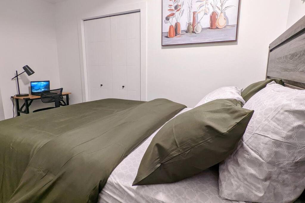 Cozy 1-bedroom Basement In Rosewood