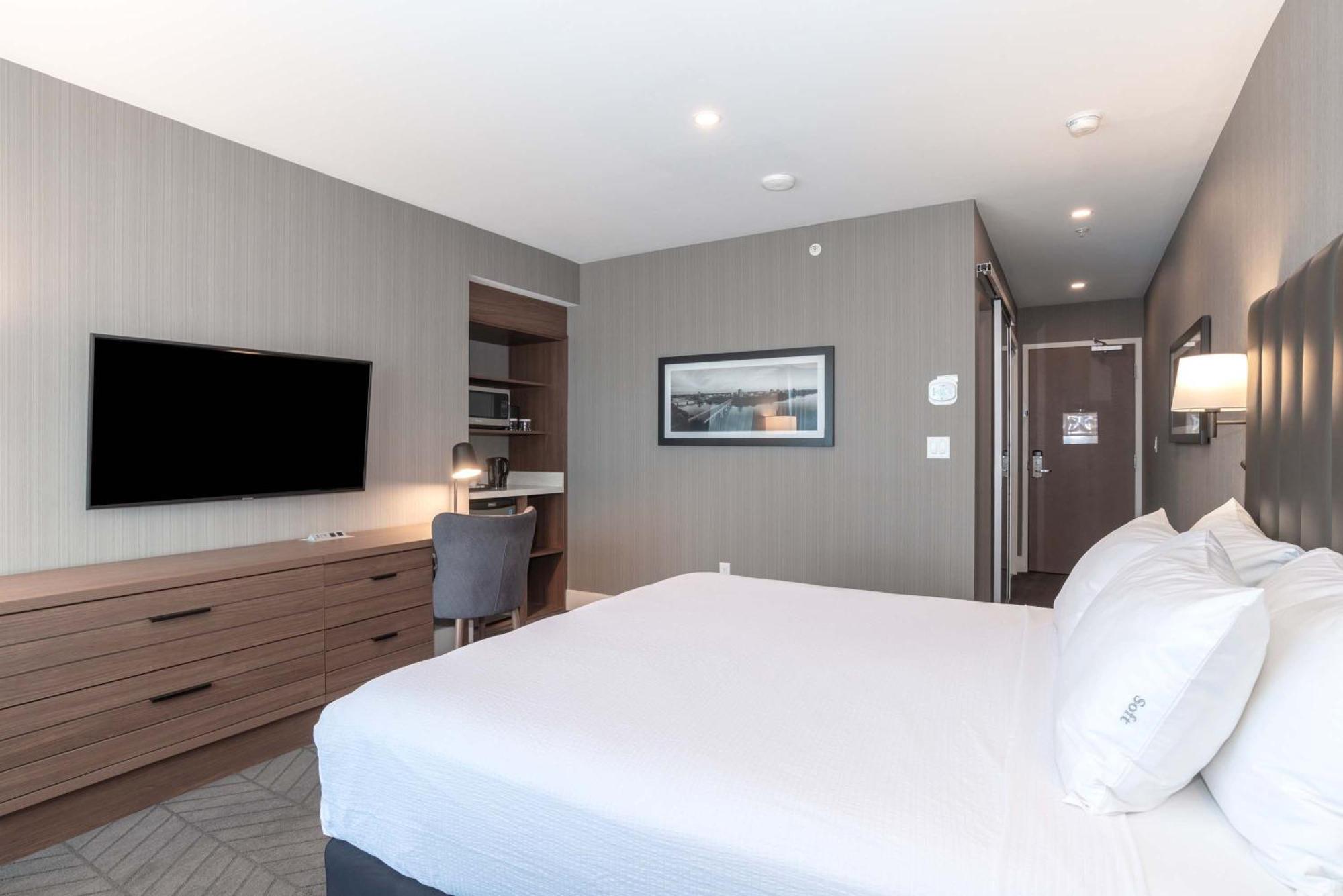 Hotel Sandman Signature South