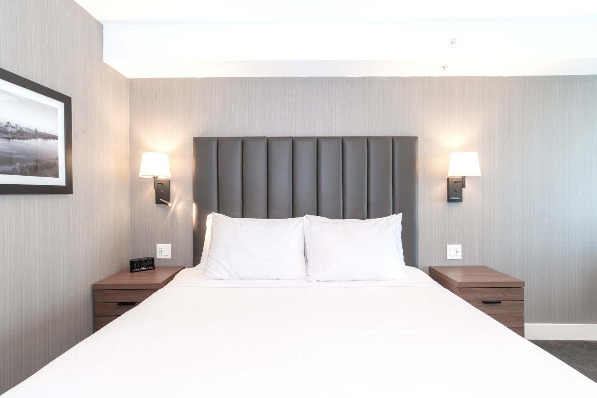 Sandman Signature South Hotel 4*