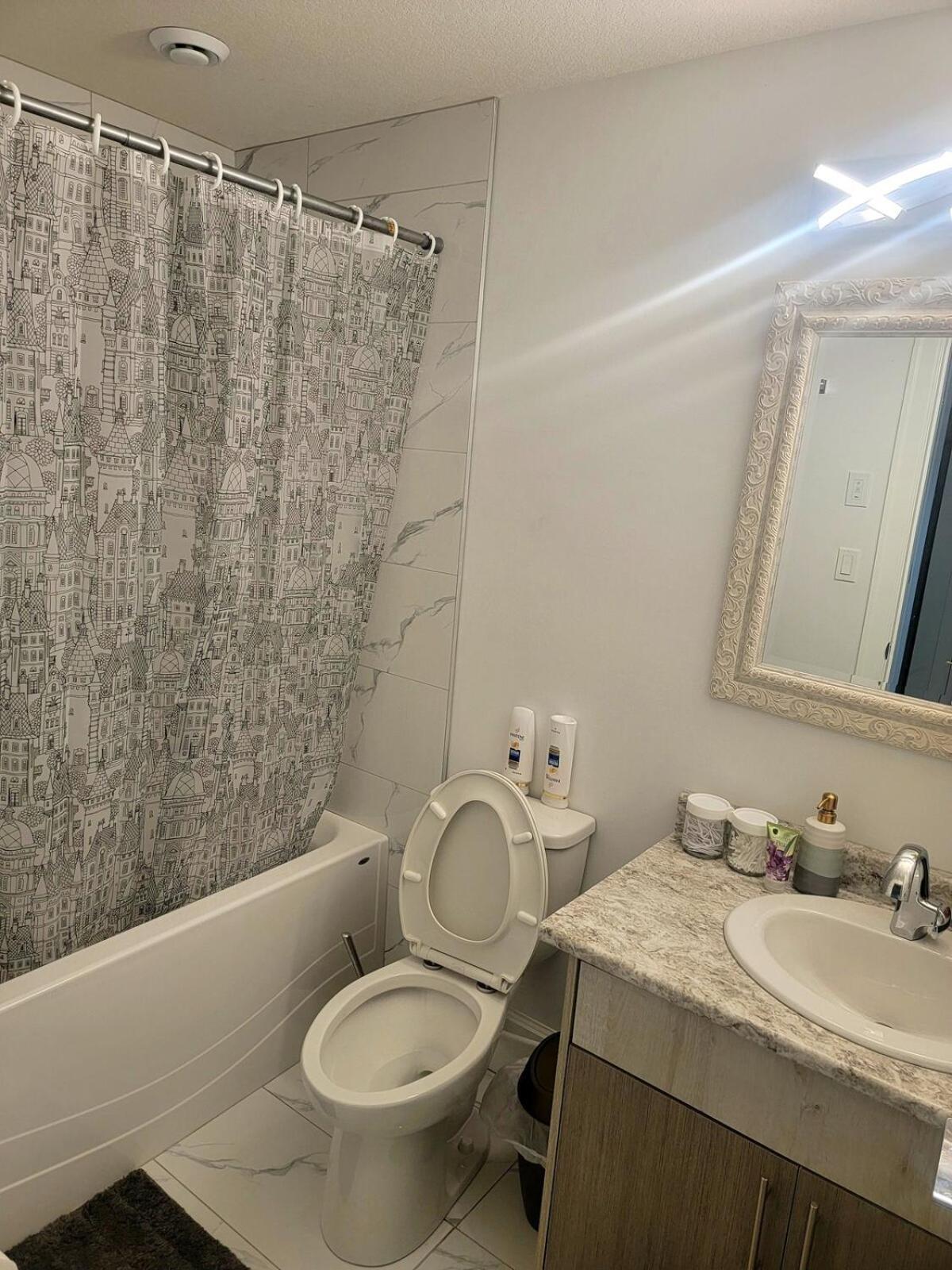 Nanone Signature- Adorable 2 Bedroom Apartment Saskatoon