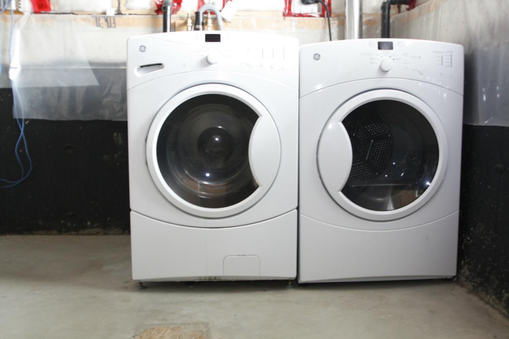 Hampton 3bd 2br Near Airport By Prowess Saskatoon