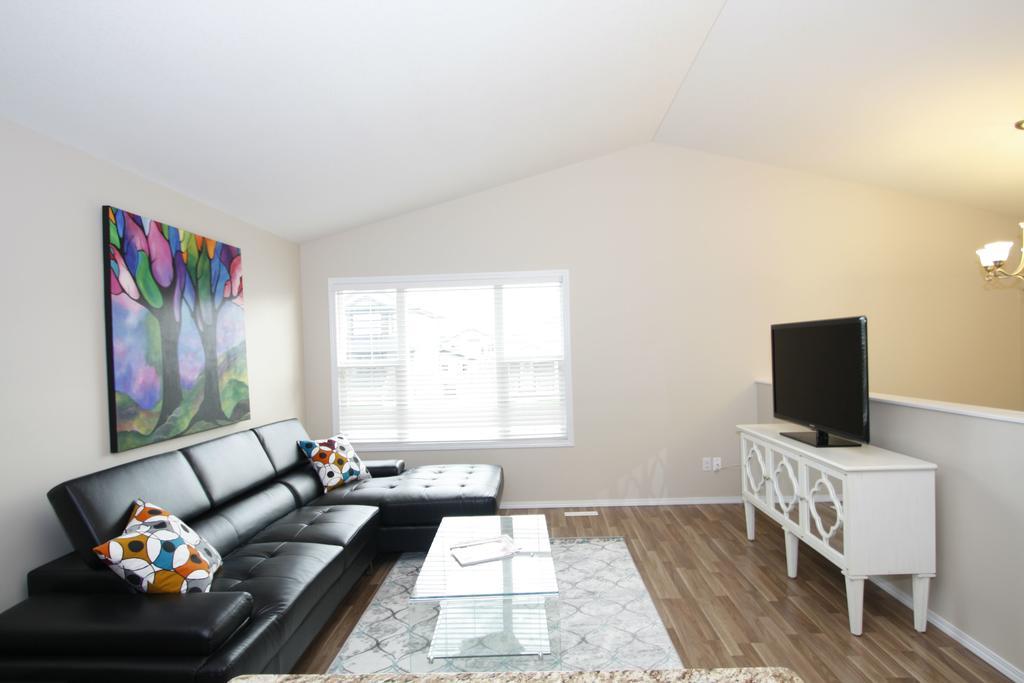 Hampton 3bd 2br Near Airport By Prowess Holiday home *