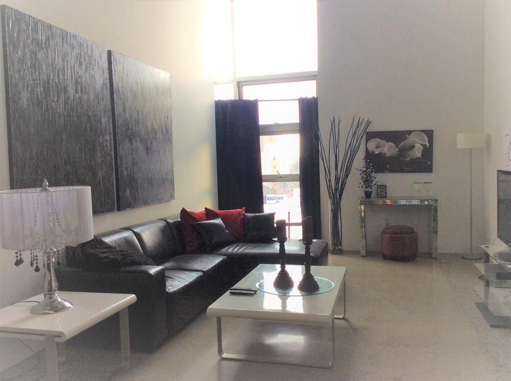 Downtown Executive Loft Apartment *