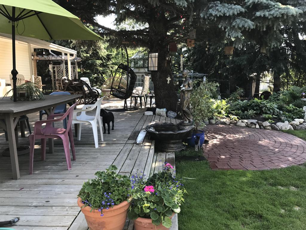Glacier Park Bed & Breakfast 3*