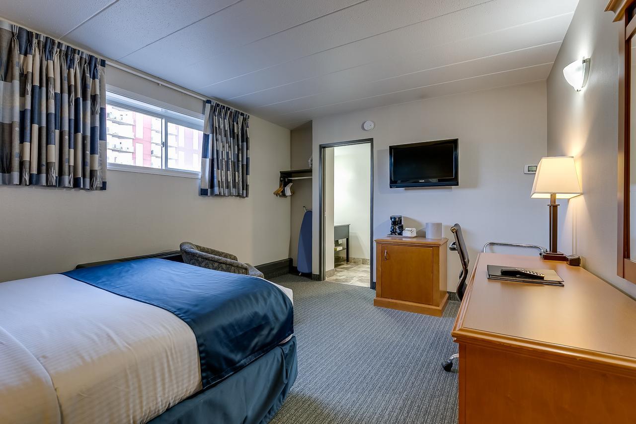West Wing At Park Town 4*