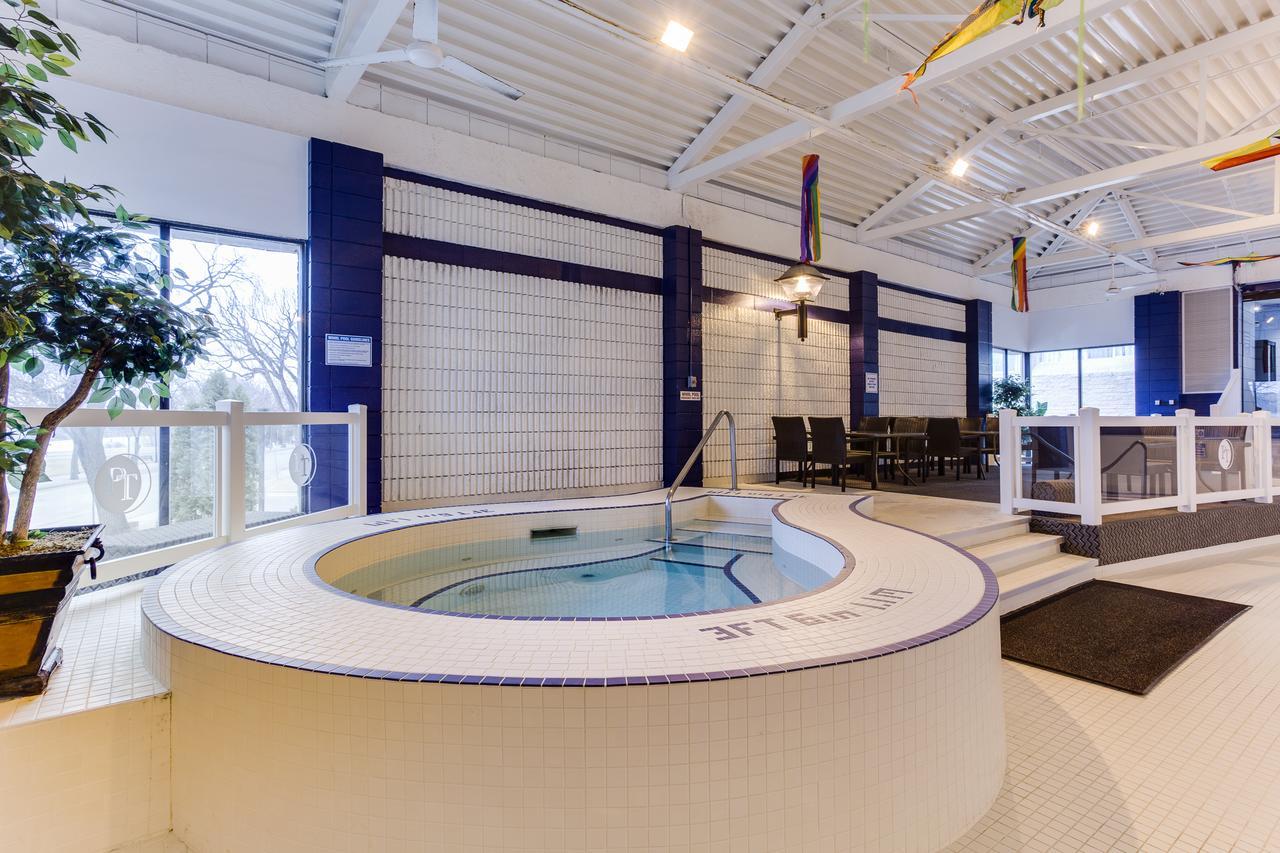 West Wing At Park Town 4*