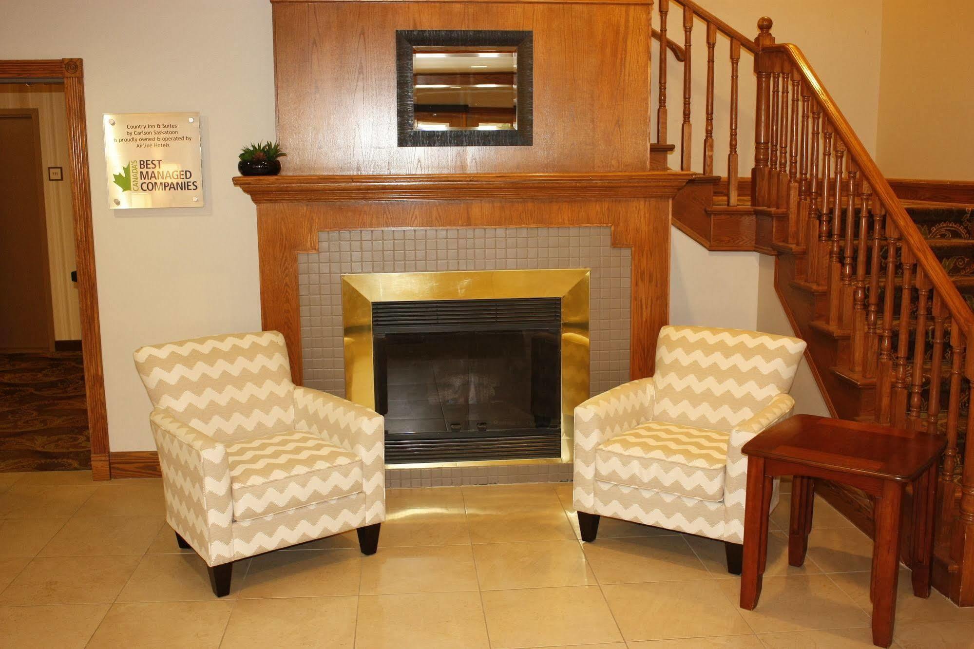 Hotel Country & By Radisson, Saskatoon, Sk 3*