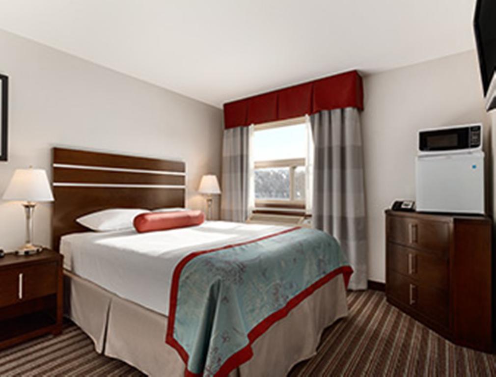 Hotel Super 8 By Wyndham Near Downtown