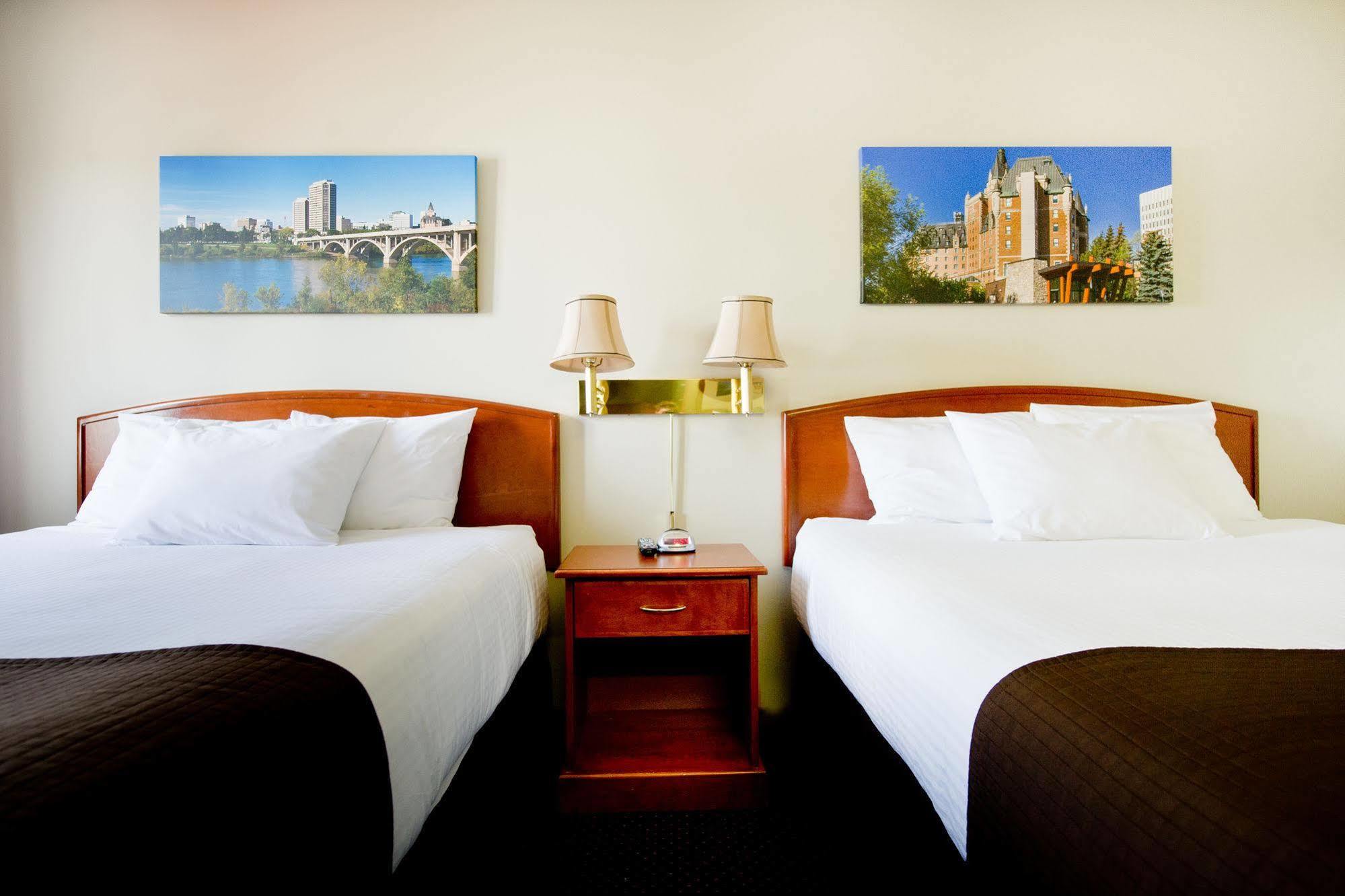 Riviera Motor 3* Saskatoon
