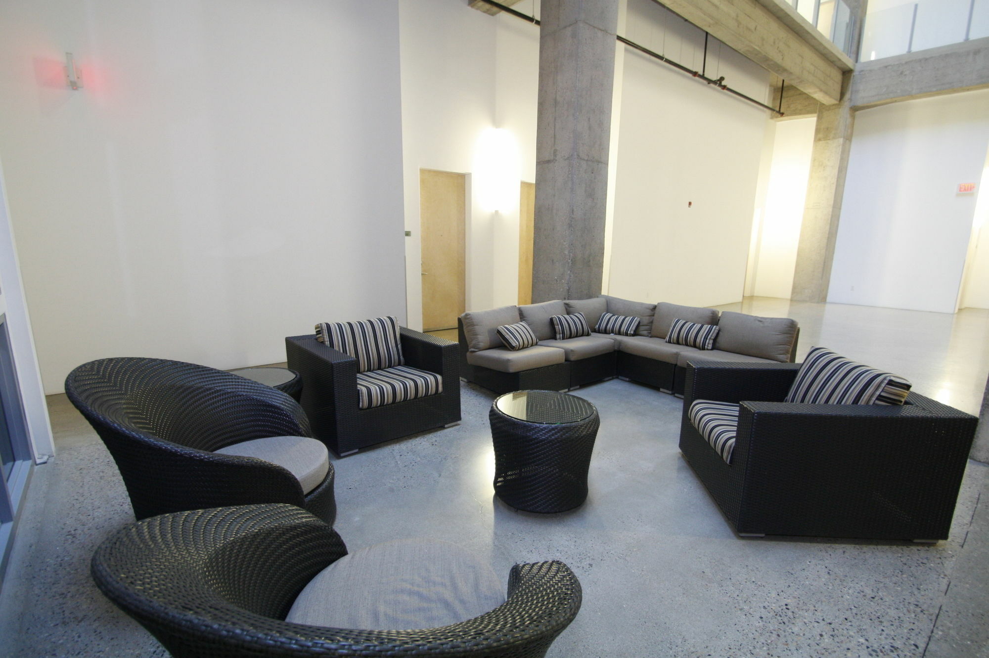 Downtown Executive Loft Apartment *
