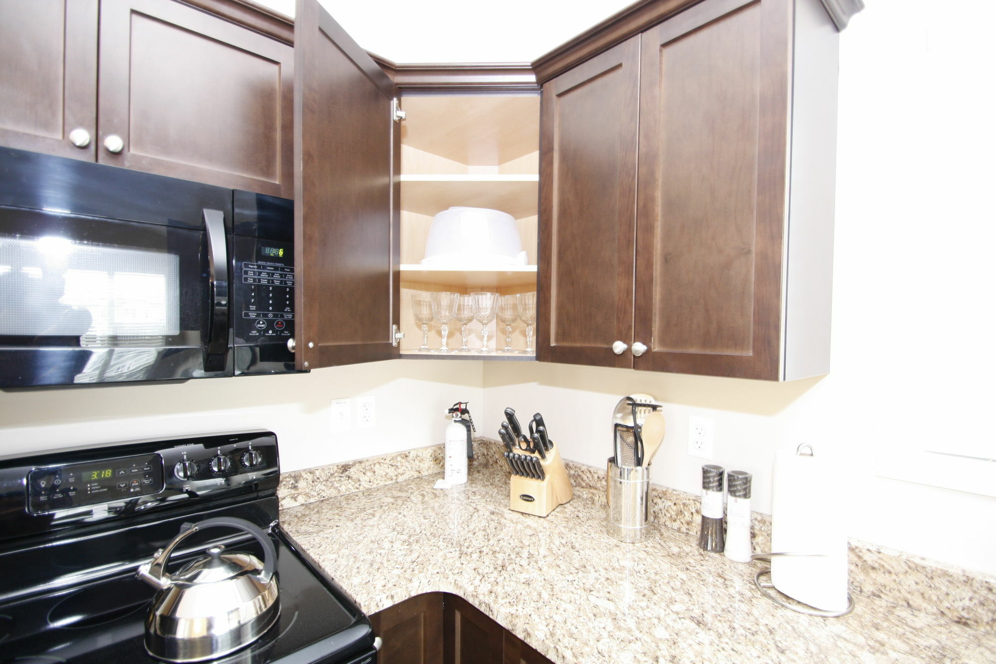 Hampton 3bd 2br Near Airport By Prowess Saskatoon