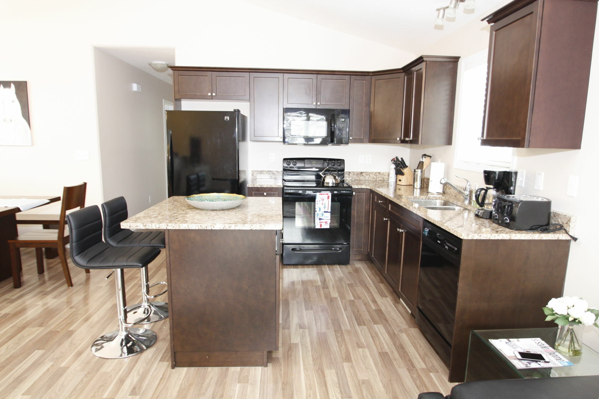 Hampton 3bd 2br Near Airport By Prowess