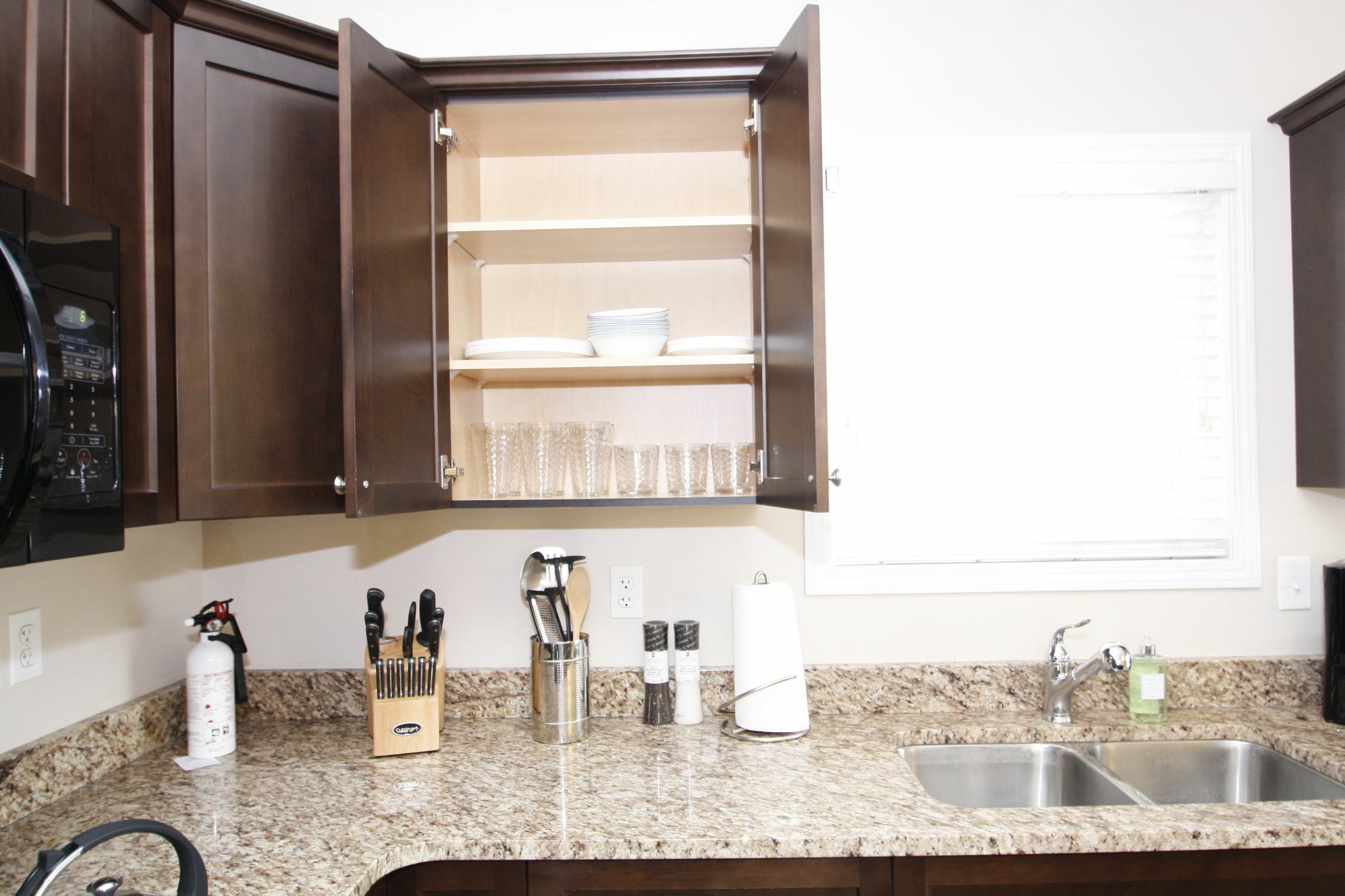 Hampton 3bd 2br Near Airport By Prowess Holiday home Saskatoon