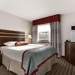 Super 8 By Wyndham Saskatoon Near Downtown