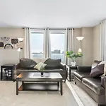 Superb 2 Bedroom Downtown With River View
