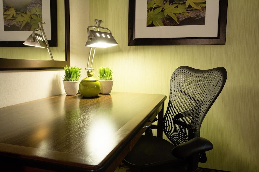 Hilton Garden Downtown 4* Saskatoon