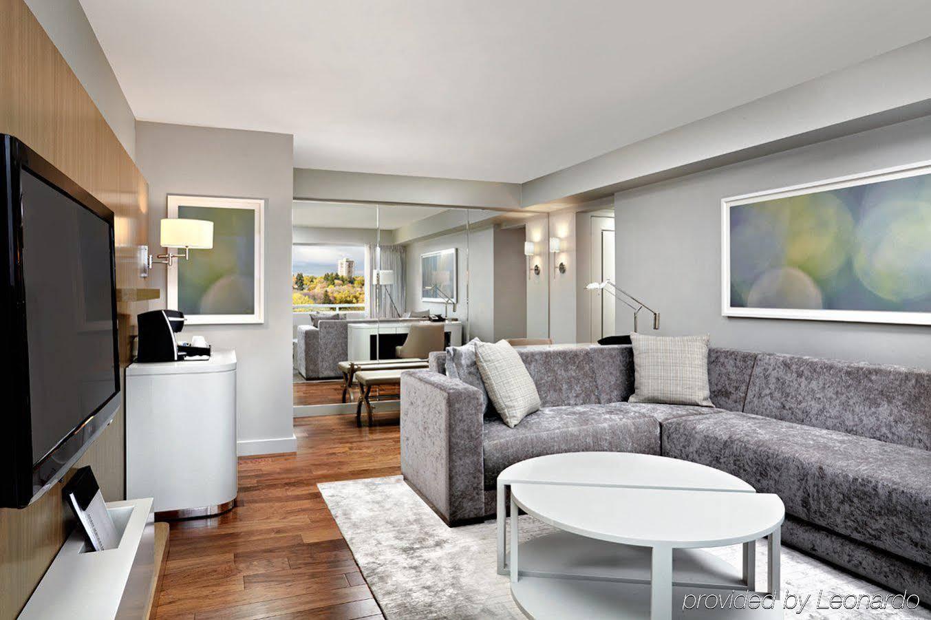 Hotel The 4*