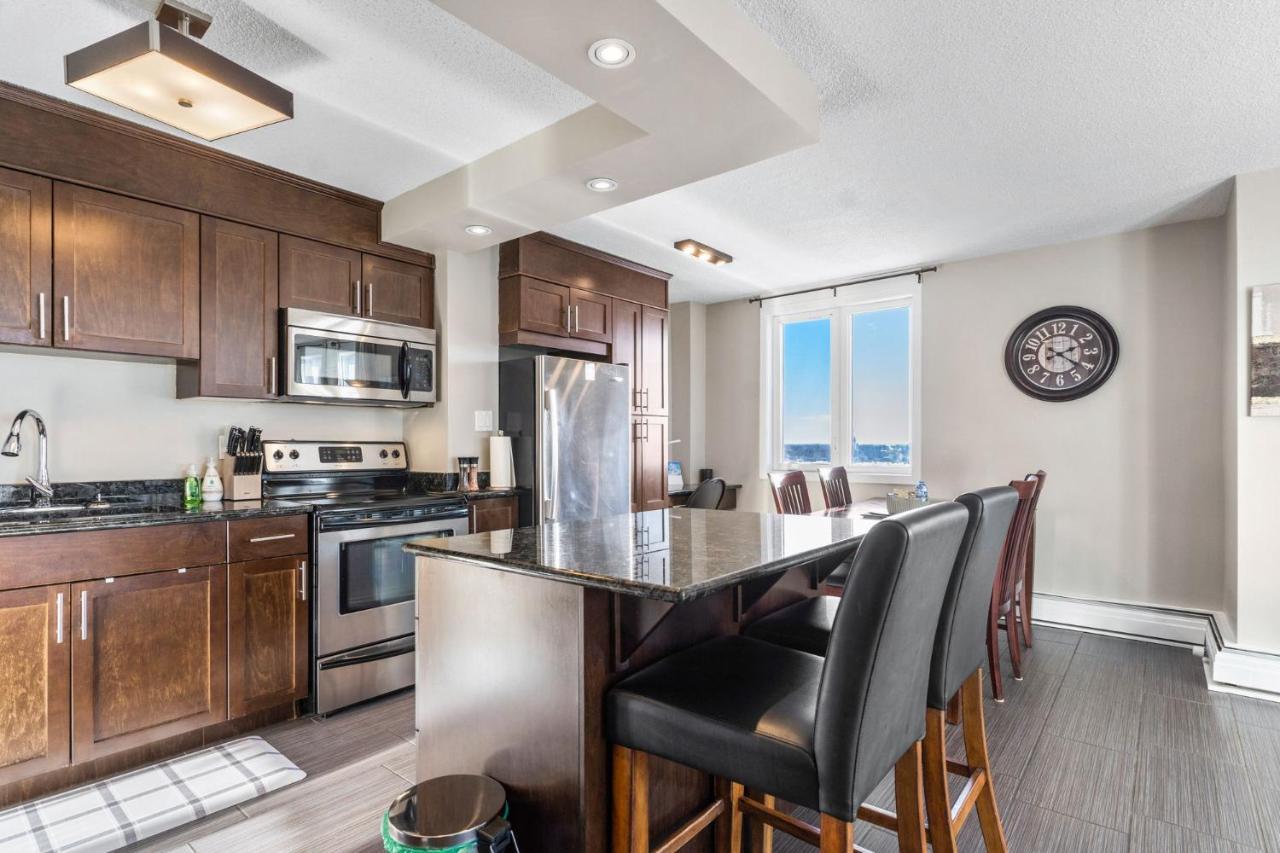Superb 2 Bedroom Downtown With River View Apartment
