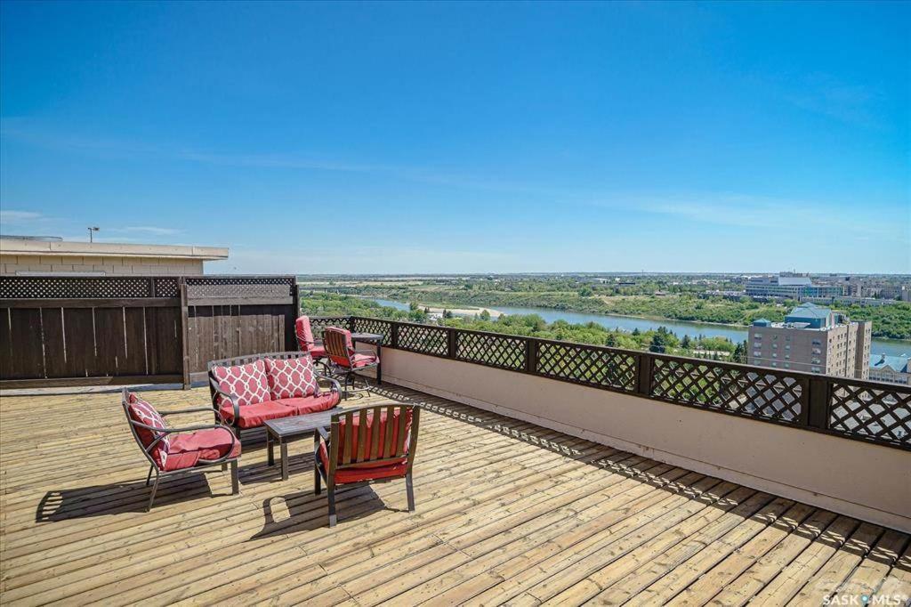 Superb 2 Bedroom Downtown With River View Apartment Saskatoon