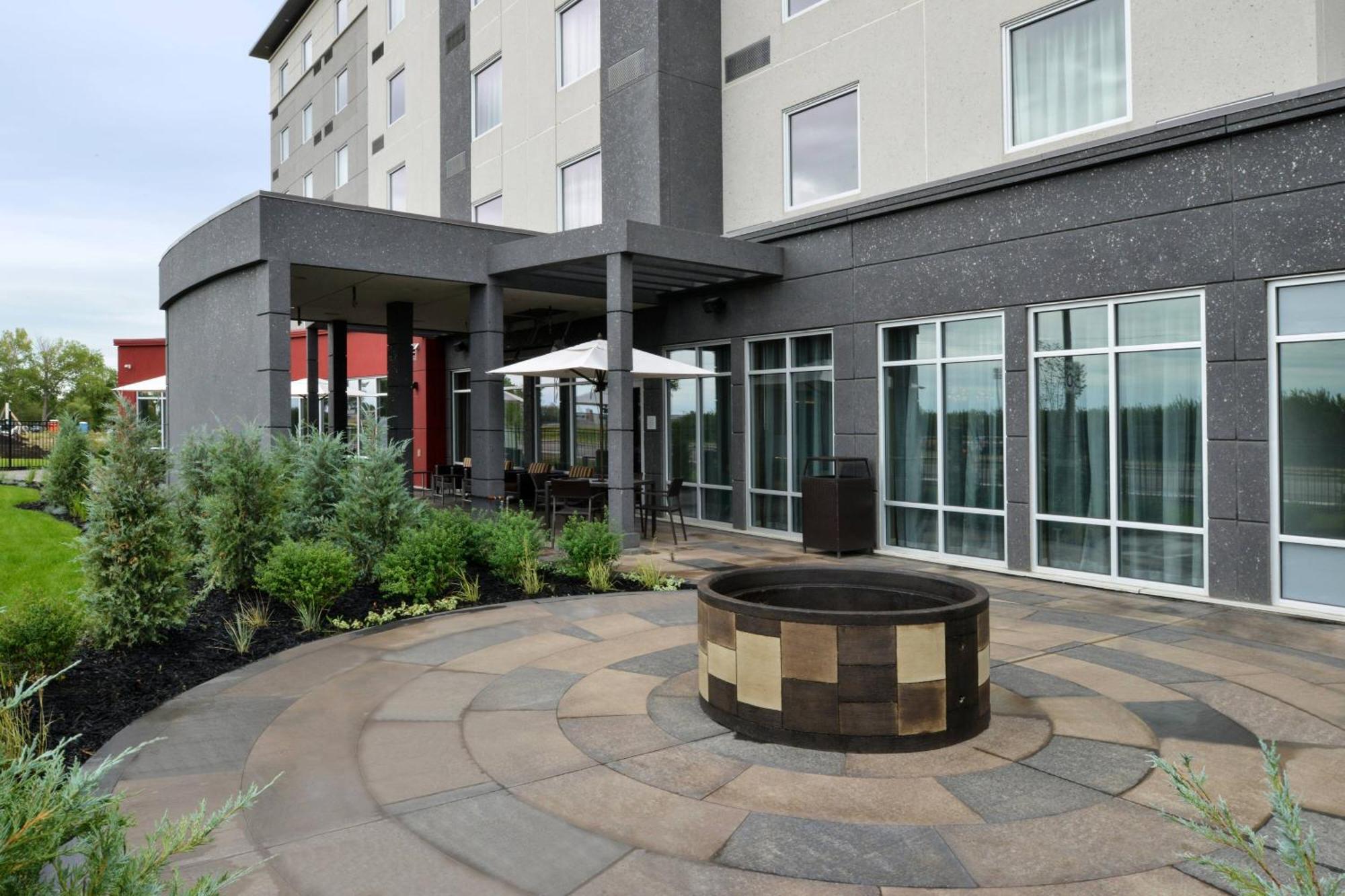 Courtyard By Marriott Airport 3*