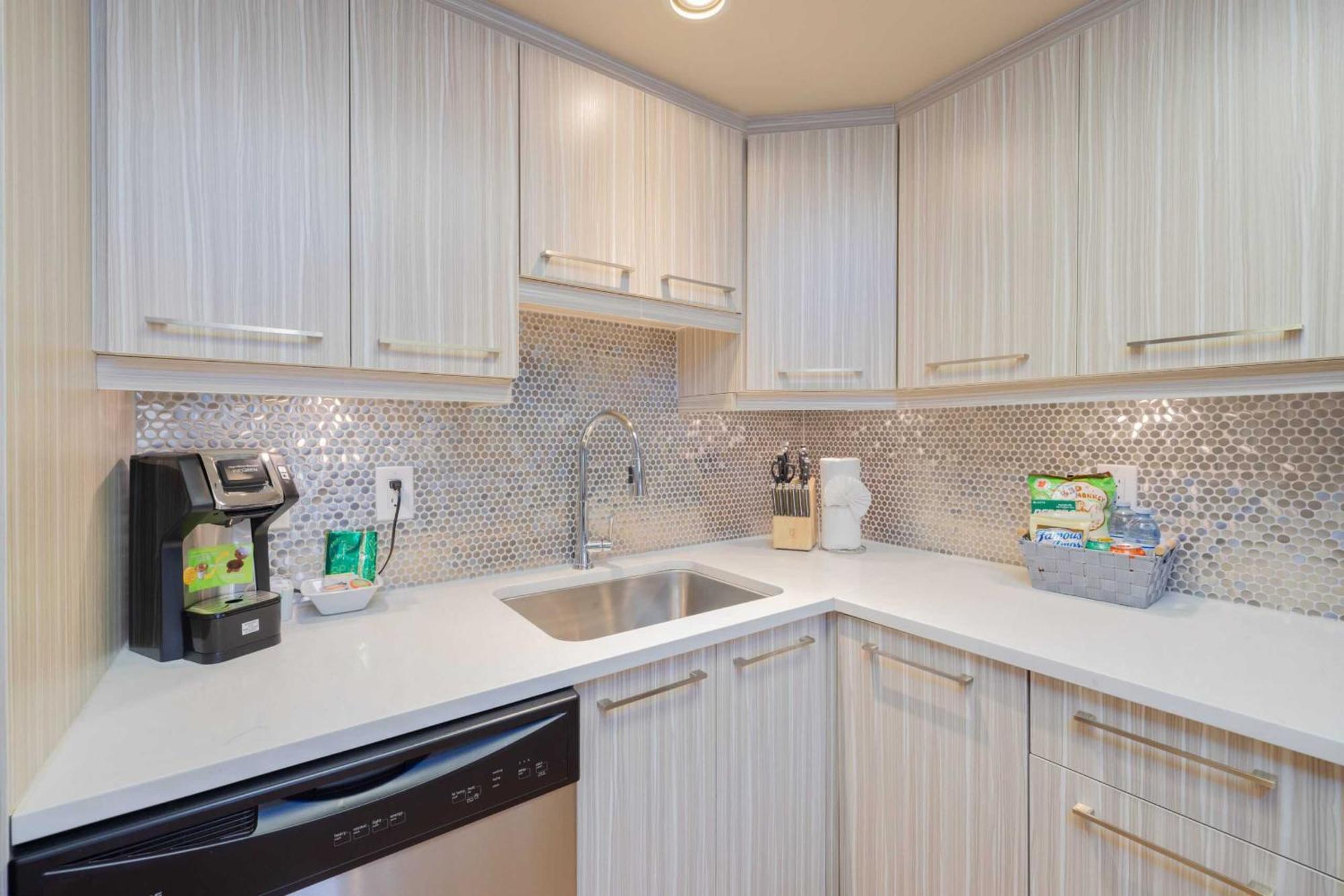 Hallmark Place Apartment