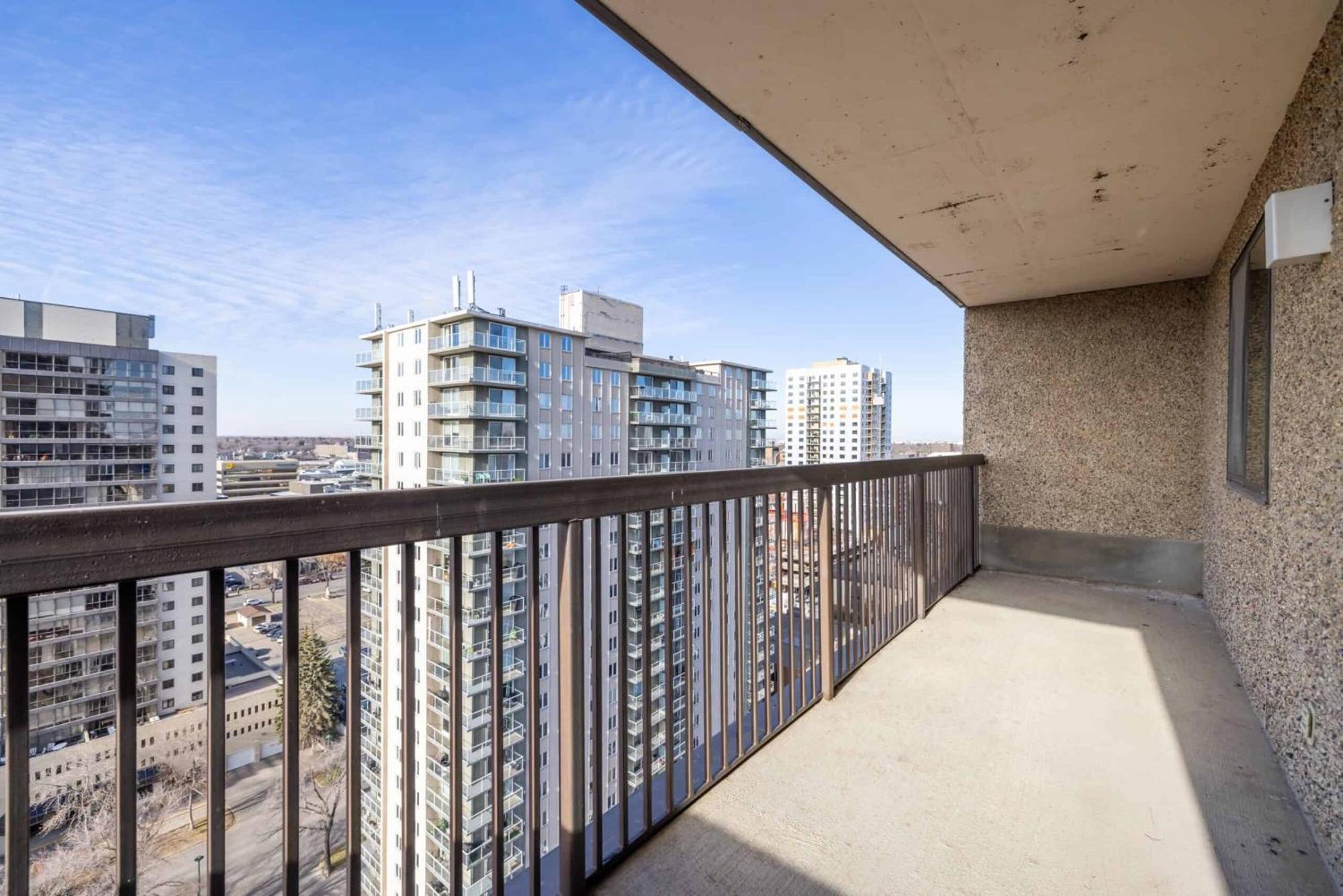 Hallmark Place Apartment