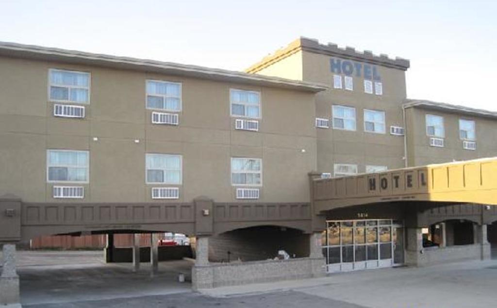 Hotel Super 8 By Wyndham Near Downtown 3*