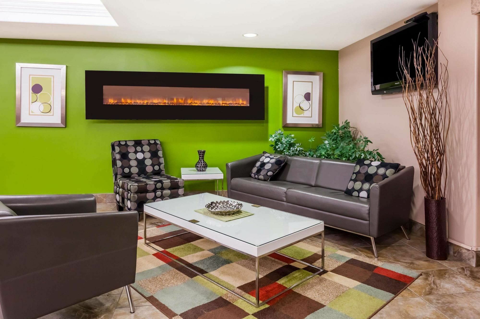Hotel Super 8 By Wyndham Near Airport Saskatoon